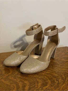 Dream Pair Gold Heels
